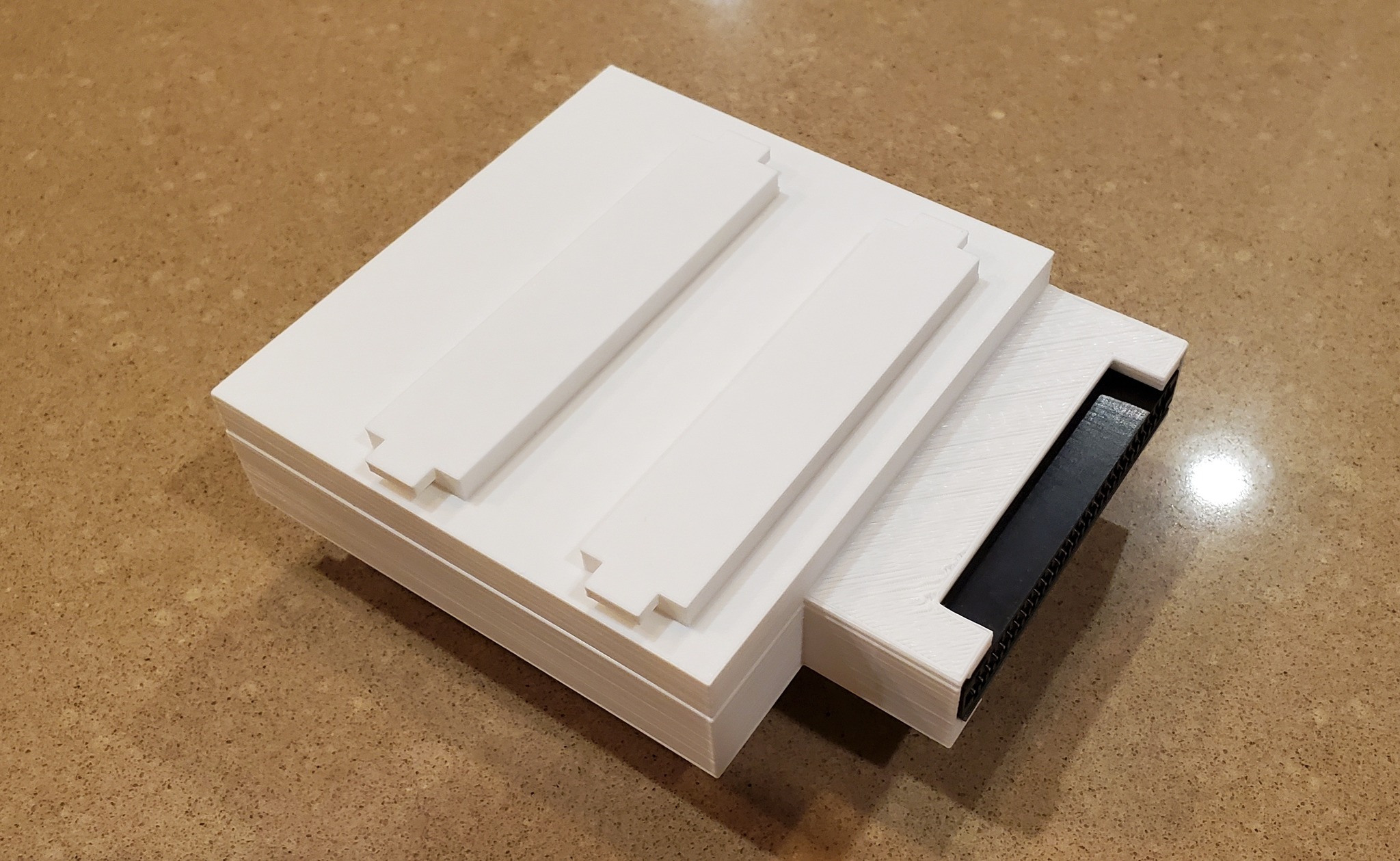 Lundy Electronics - I-O Expansion Hub - _01.jpg