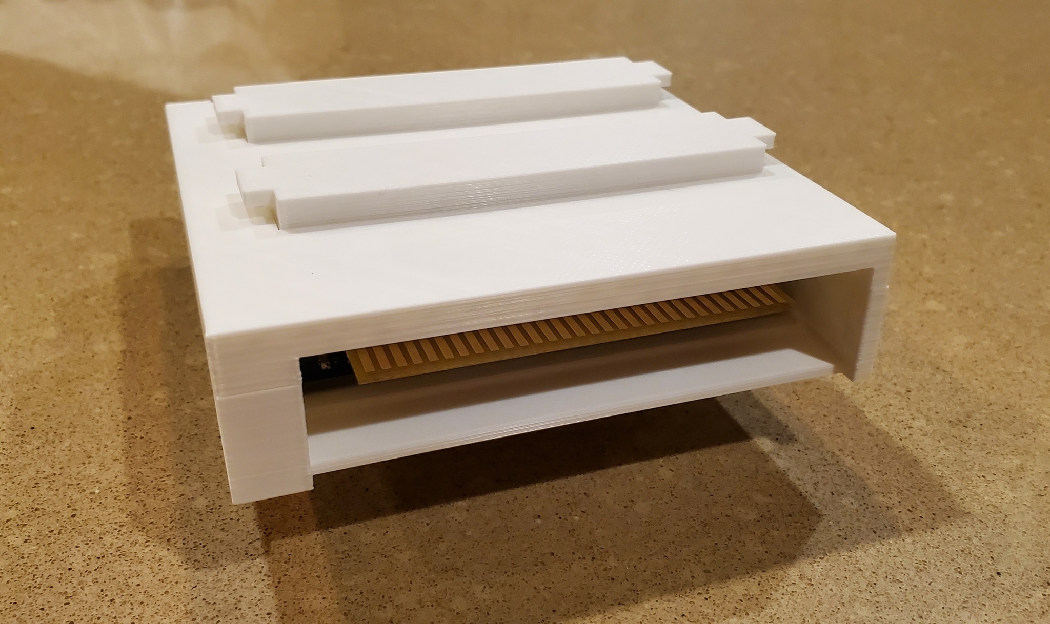 Lundy Electronics - I-O Expansion Hub - _03.jpg