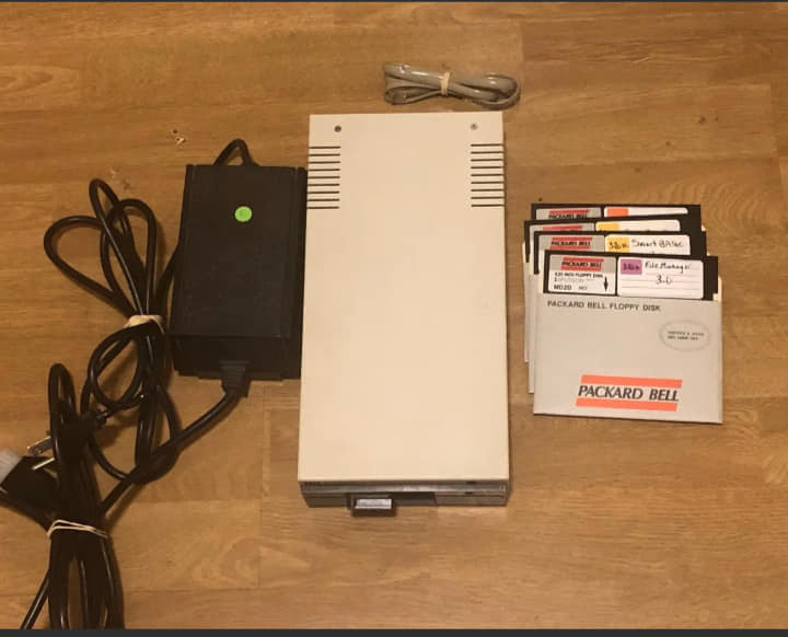 Micro Innovations - 5.25 320K ADAMnet Floppy Disk Drive - _01.jpg